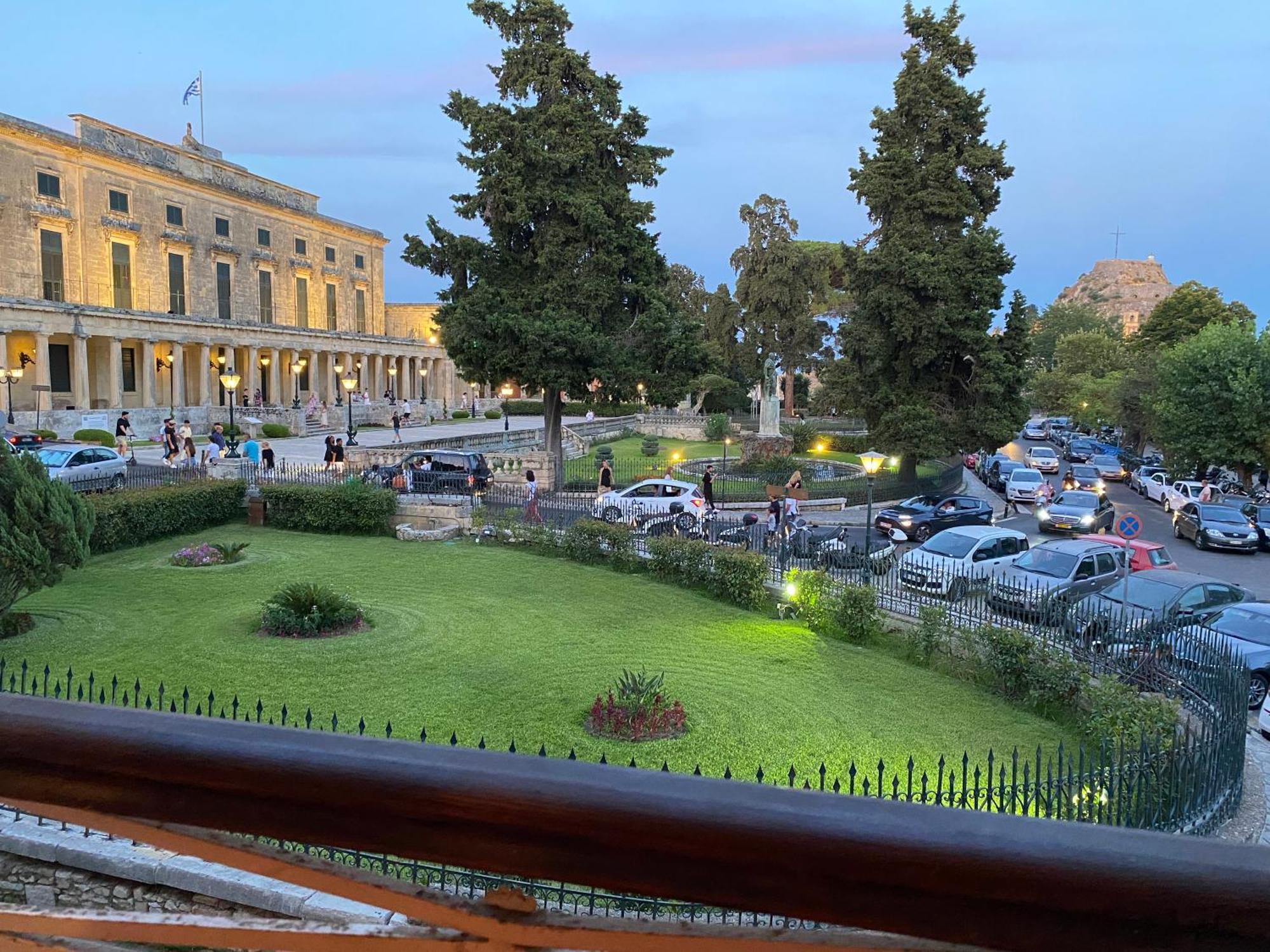 Palazzo Luxury Suite - View To Liston Square & Old Fortress Of Corfu Old Town Экстерьер фото
